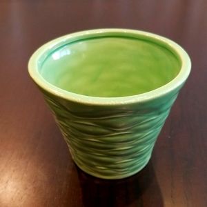 Momentum, Planter Pot green new